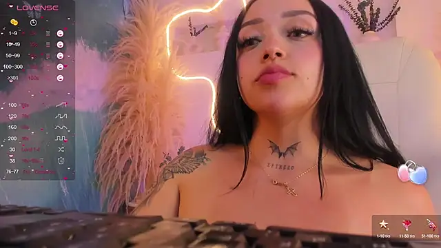 ViolettaHotLatin  online show from 26, 2, 2025