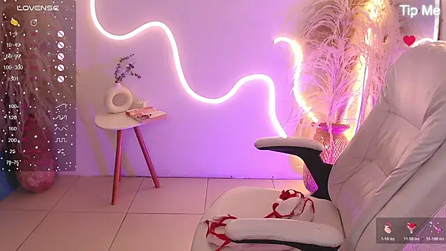 ViolettaHotLatin  online show from 1, 3, 2026