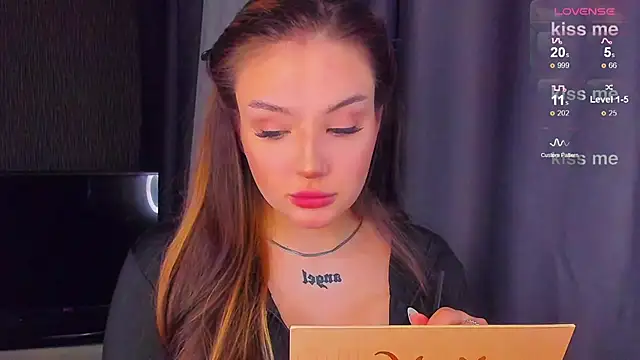 Snapshot of little_m0use chatting on 22, 3, 2025 little m0use online show from 22, 3, 2025