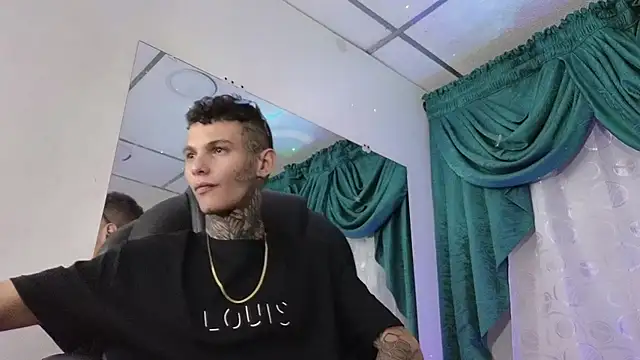 Snapshot of Stuart_Boy_ chatting on 20, 12, 2024 Stuart Boy online show from 20, 12, 2024