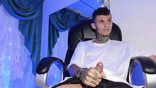 Snapshot of Stuart_Boy_ chatting on 19, 2, 2025 Stuart Boy online show from 19, 2, 2025