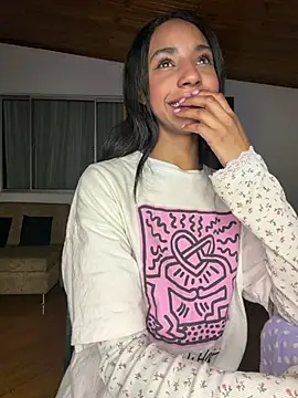 Snapshot of xenia_golden chatting on 23, 7, 2026 xenia golden online show from 23, 7, 2026