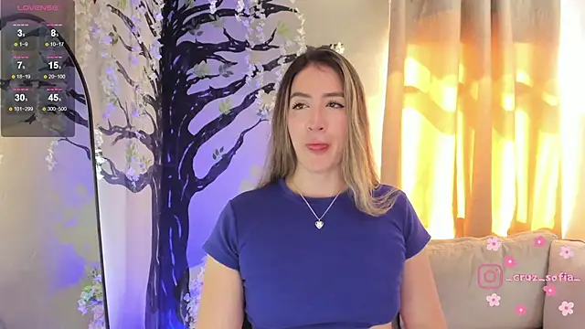 Snapshot of _AlejaCruz_ chatting on 7, 5, 2026 AlejaCruz online show from 7, 5, 2026