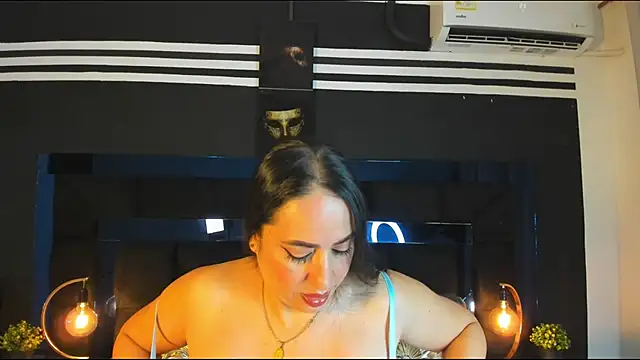 MayraVegas online show from 17, 12, 2024