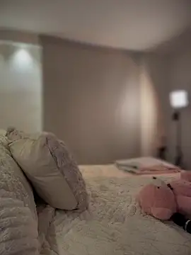 Snapshot of selenne_schmitt chatting on 18, 11, 2025 selenne schmitt online show from 18, 11, 2025