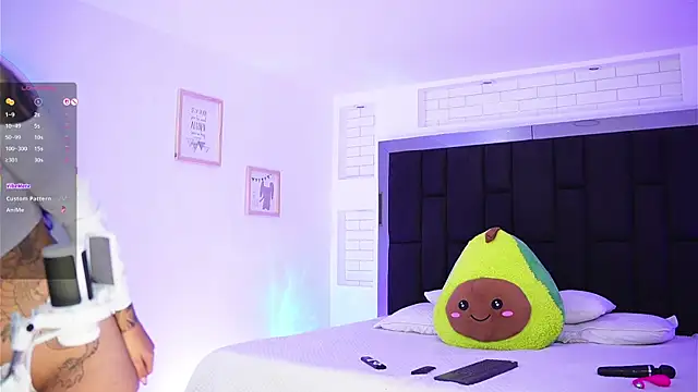 Marianamonroe  online show from 14, 11, 2025