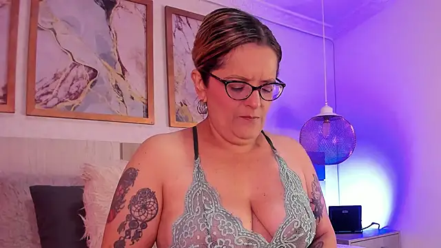 ValeryHart1 online show from 6, 3, 2025