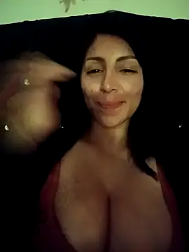 tiffani  love online show from 30, 9, 2025