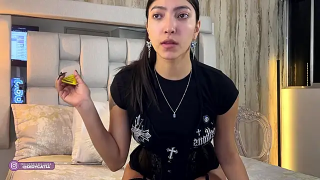 Snapshot of MarianaBranzz chatting on 16, 7, 2026 MarianaBranzz online show from 16, 7, 2026