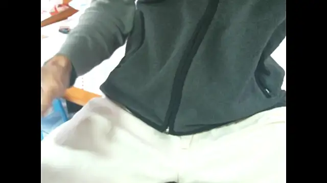 Snapshot of triangle0623 chatting on 14, 12, 2025 triangle0623 online show from 14, 12, 2025