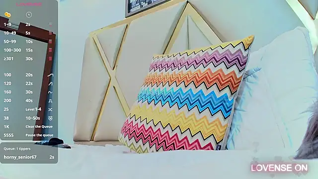 kinkyhousewifee online show from 6, 1, 2025