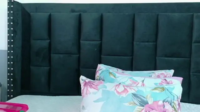 kinkyhousewifee online show from 15, 3, 2026