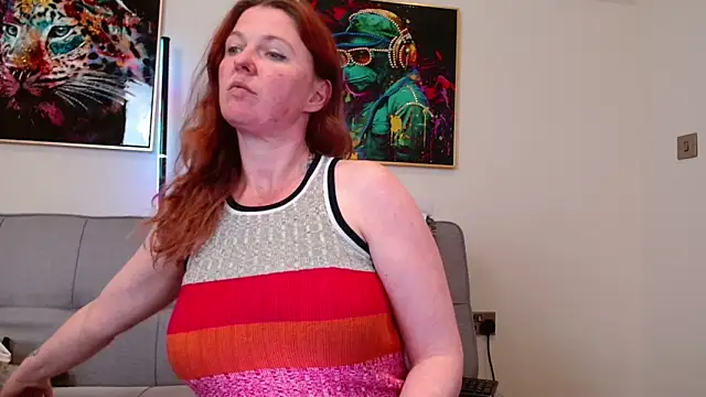 Snapshot of lou_roar chatting on 27, 4, 2026 lou roar online show from 27, 4, 2026