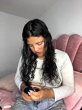 Snapshot of tati__22 chatting on 27, 11, 2025 tati 22 online show from 27, 11, 2025