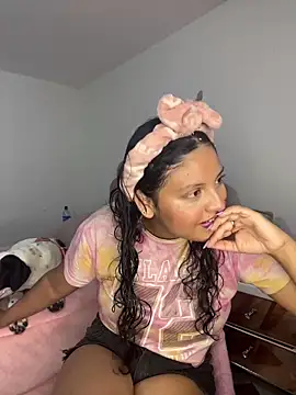 Snapshot of tati__22 chatting on 28, 11, 2025 tati 22 online show from 28, 11, 2025