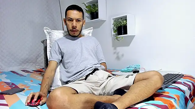 Snapshot of Aronxxs chatting on 6, 2, 2025 Aronxxs online show from 6, 2, 2025