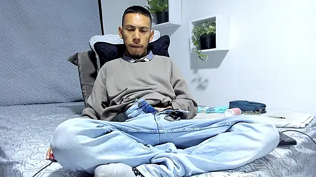 Snapshot of Aronxxs chatting on 10, 2, 2025 Aronxxs online show from 10, 2, 2025