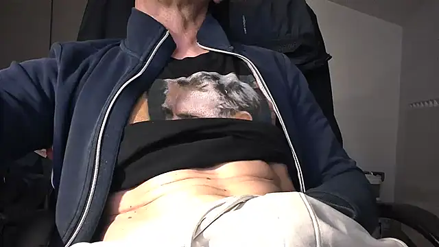 Snapshot of jeans466 chatting on 3, 6, 2026 jeans466 online show from 3, 6, 2026