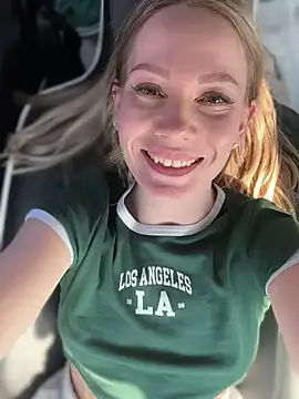 Snapshot of LavenderHot chatting on 9, 3, 2025 LavenderHot online show from 9, 3, 2025