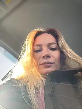Snapshot of LavenderHot chatting on 18, 4, 2026 LavenderHot online show from 18, 4, 2026