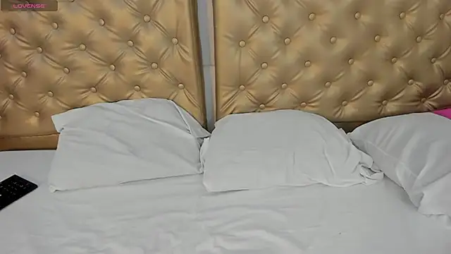 Alessiiaa  online show from 7, 11, 2025