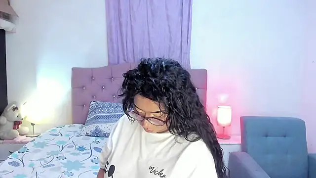 Snapshot of Latinabombsheell chatting on 21, 6, 2026 Latinabombsheell online show from 21, 6, 2026