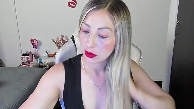 Andreina Suann online show from 18, 11, 2025