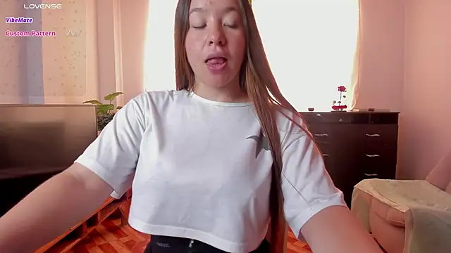 Snapshot of Simply_Zoe__ chatting on 26, 2, 2025 Simply Zoe online show from 26, 2, 2025