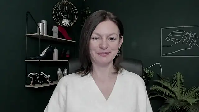 Snapshot of VivianWILD chatting on 17, 2, 2026 VivianWILD online show from 17, 2, 2026