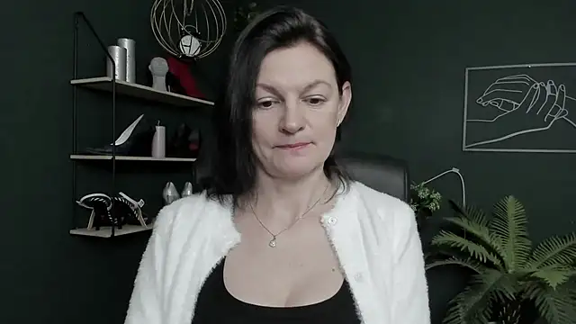 Snapshot of VivianWILD chatting on 23, 2, 2026 VivianWILD online show from 23, 2, 2026