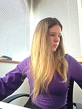 Snapshot of lucie_mehott chatting on 7, 5, 2026 lucie mehott online show from 7, 5, 2026