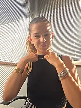 lucie mehott online show from 4, 8, 2026