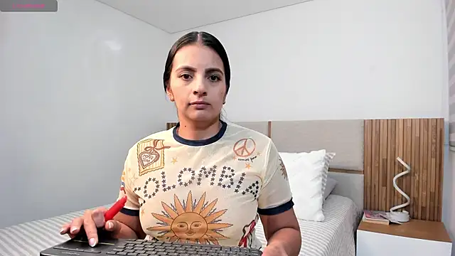 Snapshot of MalejaDiaz_ chatting on 3, 7, 2026 MalejaDiaz online show from 3, 7, 2026