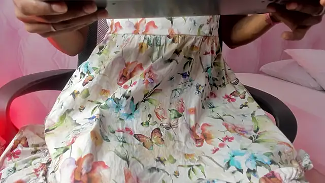 Snapshot of Hilary-banks chatting on 31, 1, 2025 Hilary-banks online show from 31, 1, 2025