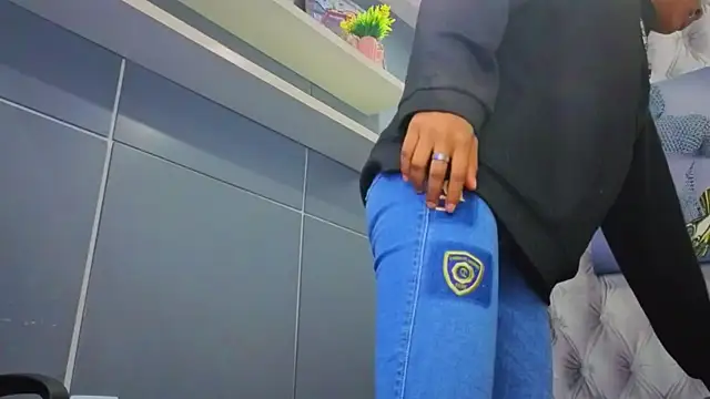 Snapshot of Hilary-banks chatting on 11, 9, 2025 Hilary-banks online show from 11, 9, 2025