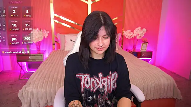 Snapshot of Miki_Kivi chatting on 22, 9, 2025 Miki Kivi online show from 22, 9, 2025