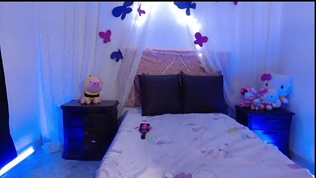 Snapshot of HanaWayne chatting on 19, 2, 2025 HanaWayne online show from 19, 2, 2025