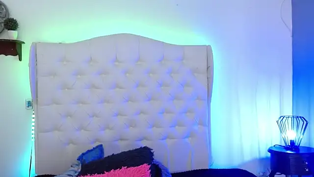 elena detroya online show from 23, 12, 2024