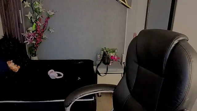 almma shy online show from 22, 10, 2025