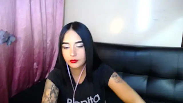 Snapshot of Annerainhoot chatting on 30, 11, 2025 Annerainhoot online show from 30, 11, 2025