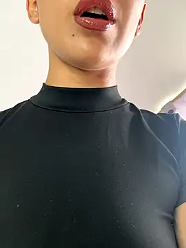 Nikothyna online show from 3, 10, 2025