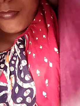 Snapshot of sexyindi_couple chatting on 6, 1, 2025 sexyindi couple online show from 6, 1, 2025