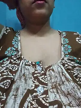 Snapshot of sexyindi_couple chatting on 10, 6, 2026 sexyindi couple online show from 10, 6, 2026