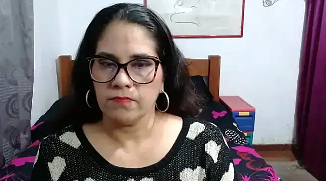 Mistresskloe01 online show from 7, 12, 2024