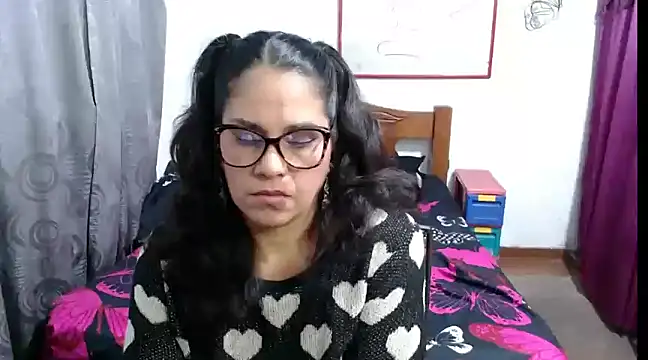 Mistresskloe01 online show from 10, 1, 2025