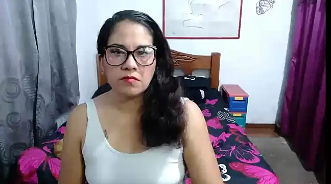 Mistresskloe01 online show from 16, 1, 2025