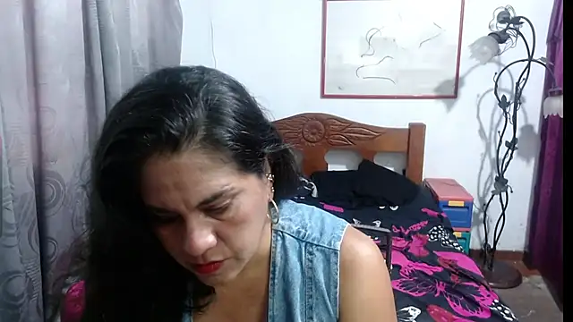 Mistresskloe01 online show from 18, 3, 2025