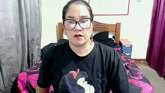 Mistresskloe01 online show from 23, 9, 2025