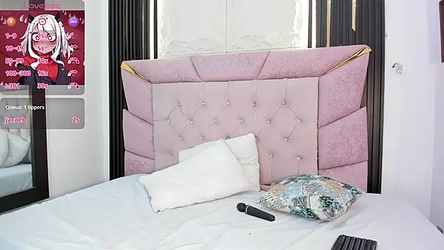 laurem-paulette online show from 23, 1, 2025