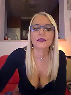 Snapshot of kikkastar chatting on 2, 11, 2025 kikkastar online show from 2, 11, 2025